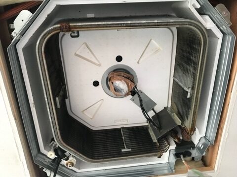 昭和区桜山 業務用エアコン Before