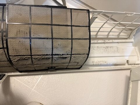 名古屋市中川区 尾頭橋 エアコンクリーニング Before