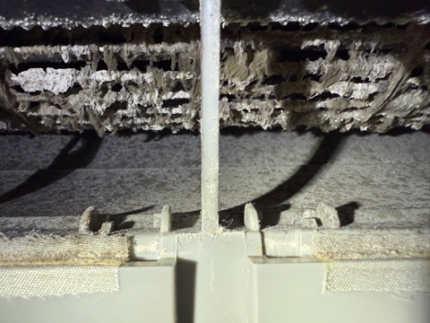 名古屋市千種区 覚王山 エアコンクリーニング Before